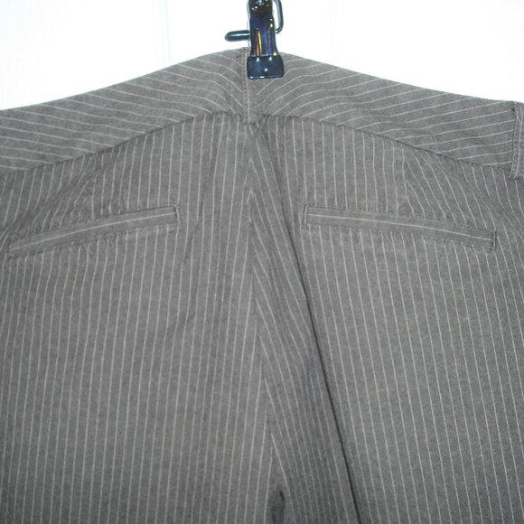 Women's Dockers Ideal Fit size 10 brown pinstripe trouser, new. - Picture 3 of 4